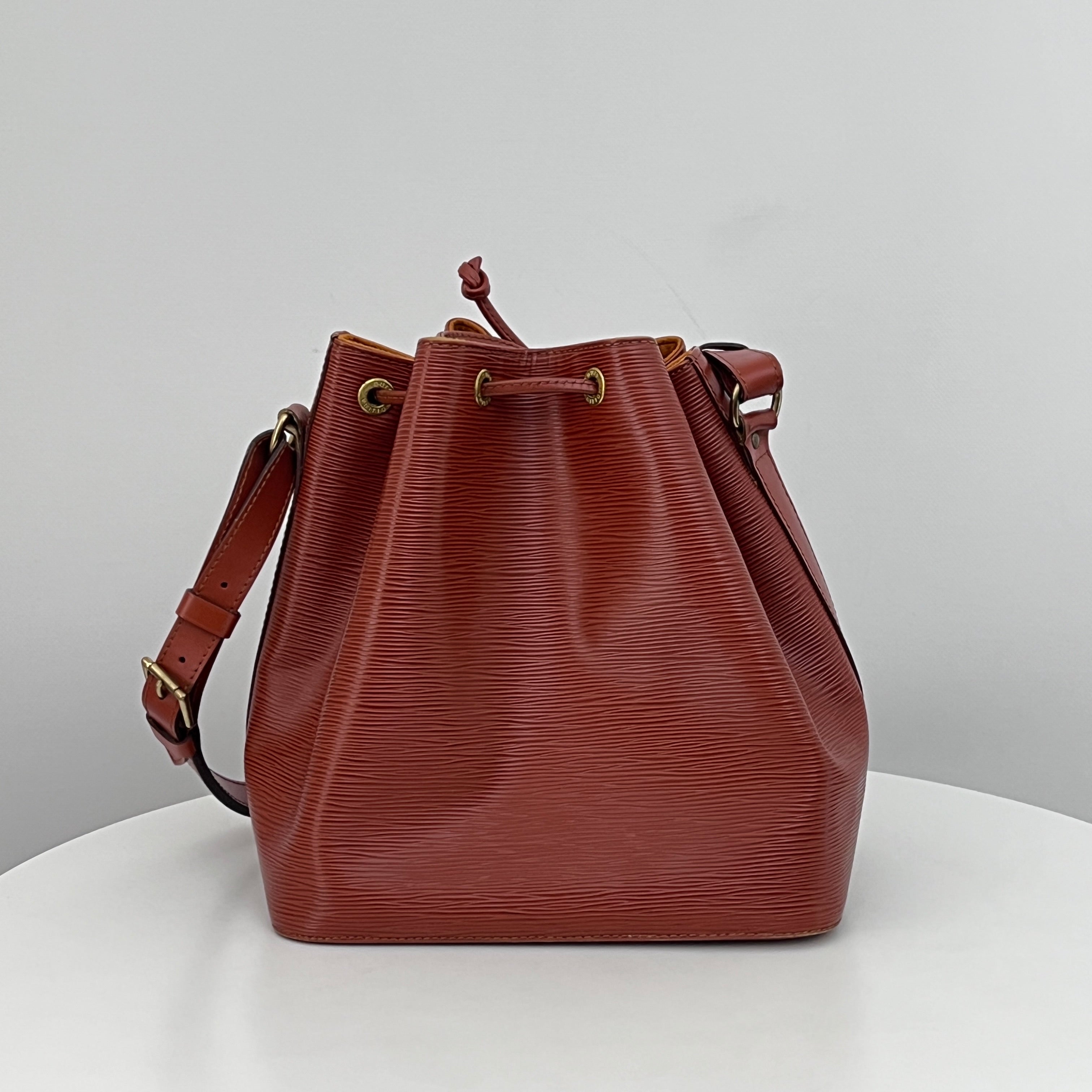 Sac LOUIS VUITTON Noé Petit cuir épi marron