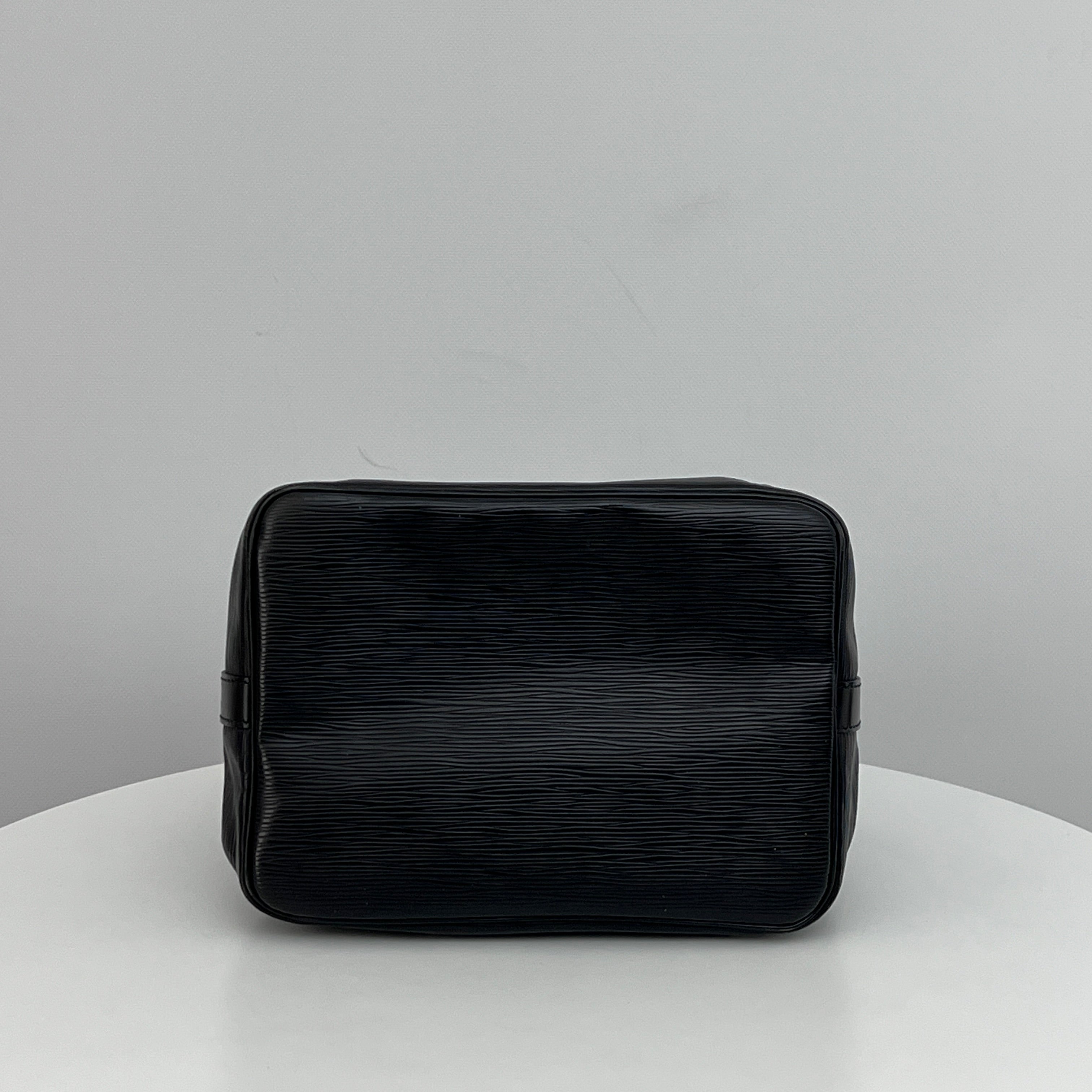 Sac LOUIS VUITTON Noé Petit cuir épi noir