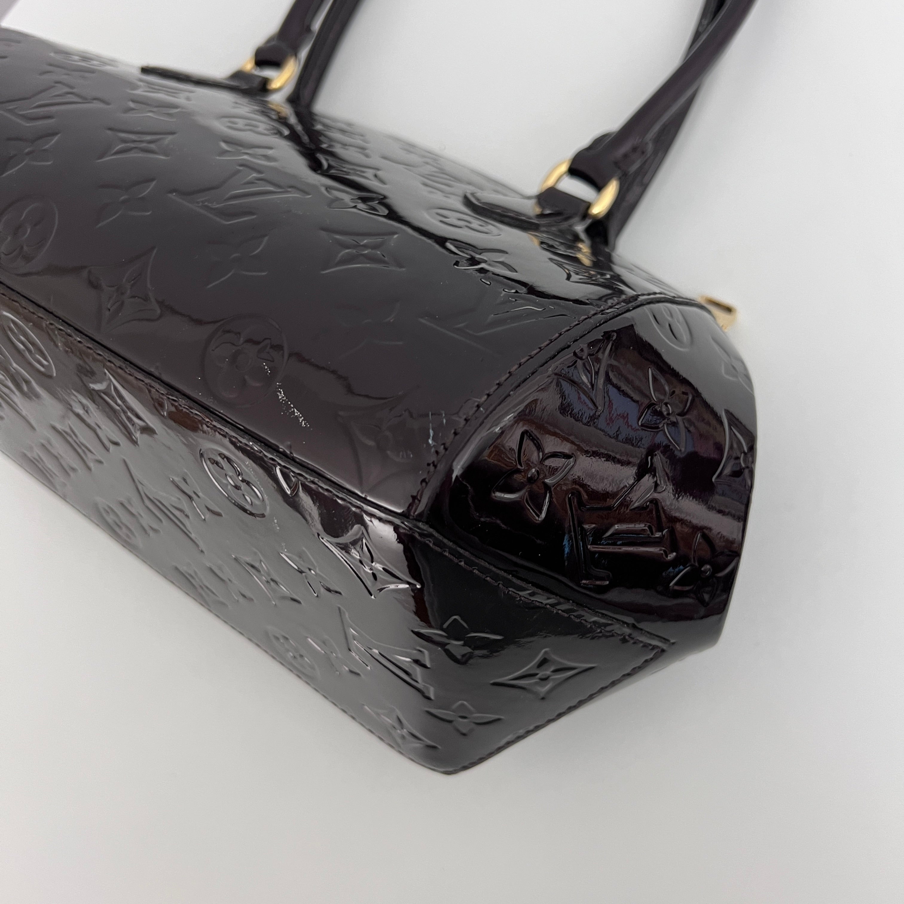 Sac LOUIS VUITTON Sherwood cuir verni violet