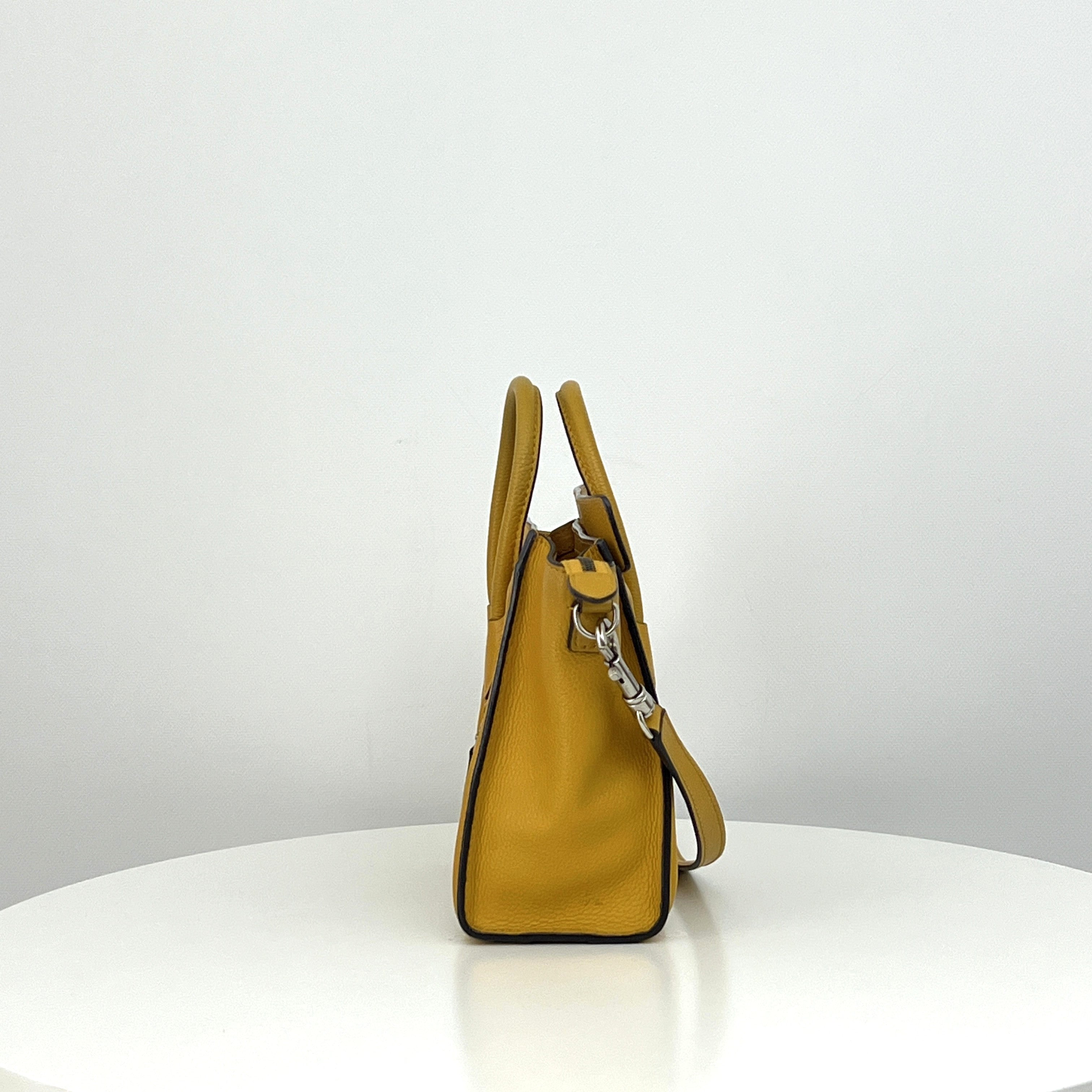Sac à main CELINE Nano Luggage cuir jaune