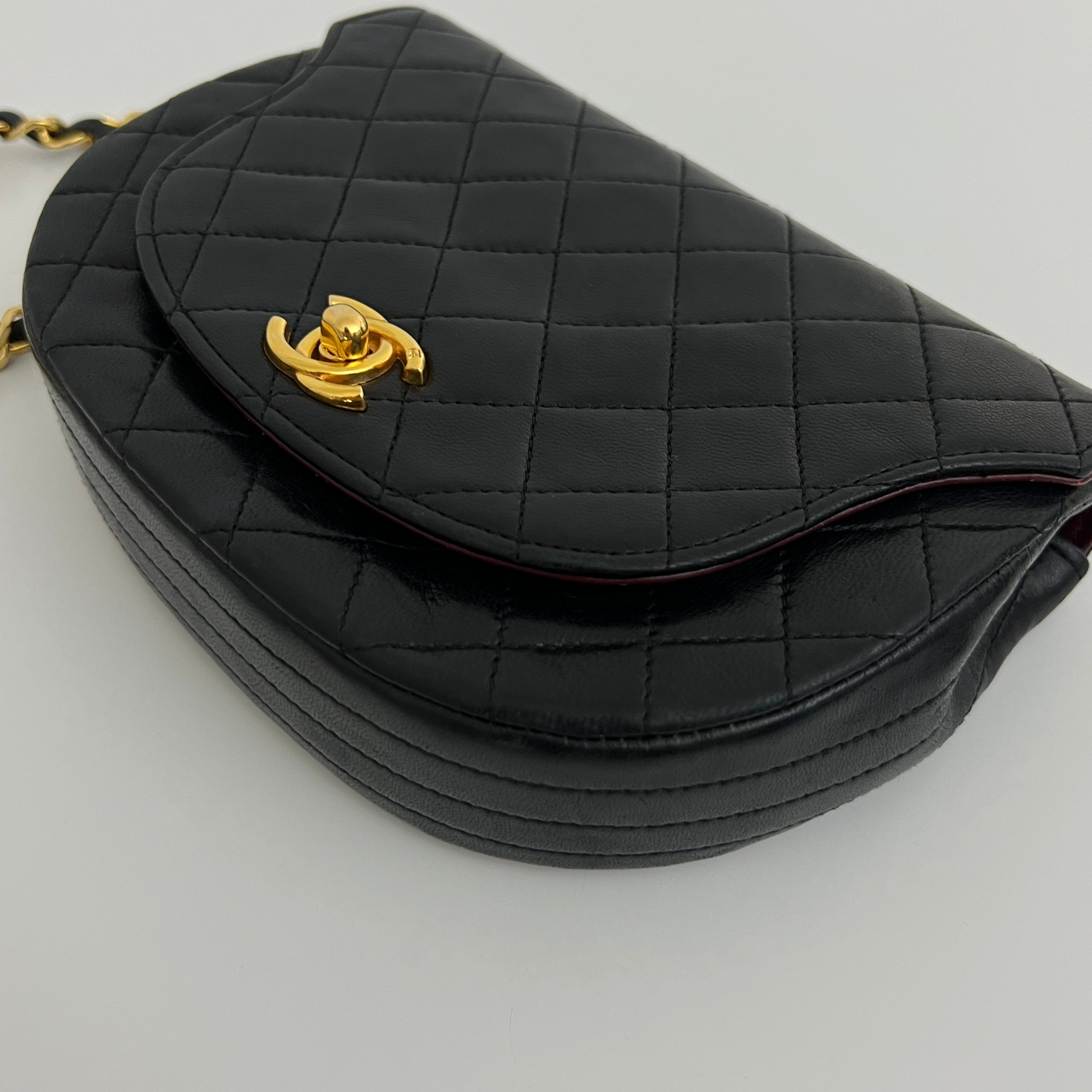 Sac à main CHANEL Demi Lune cuir d'agneau noir