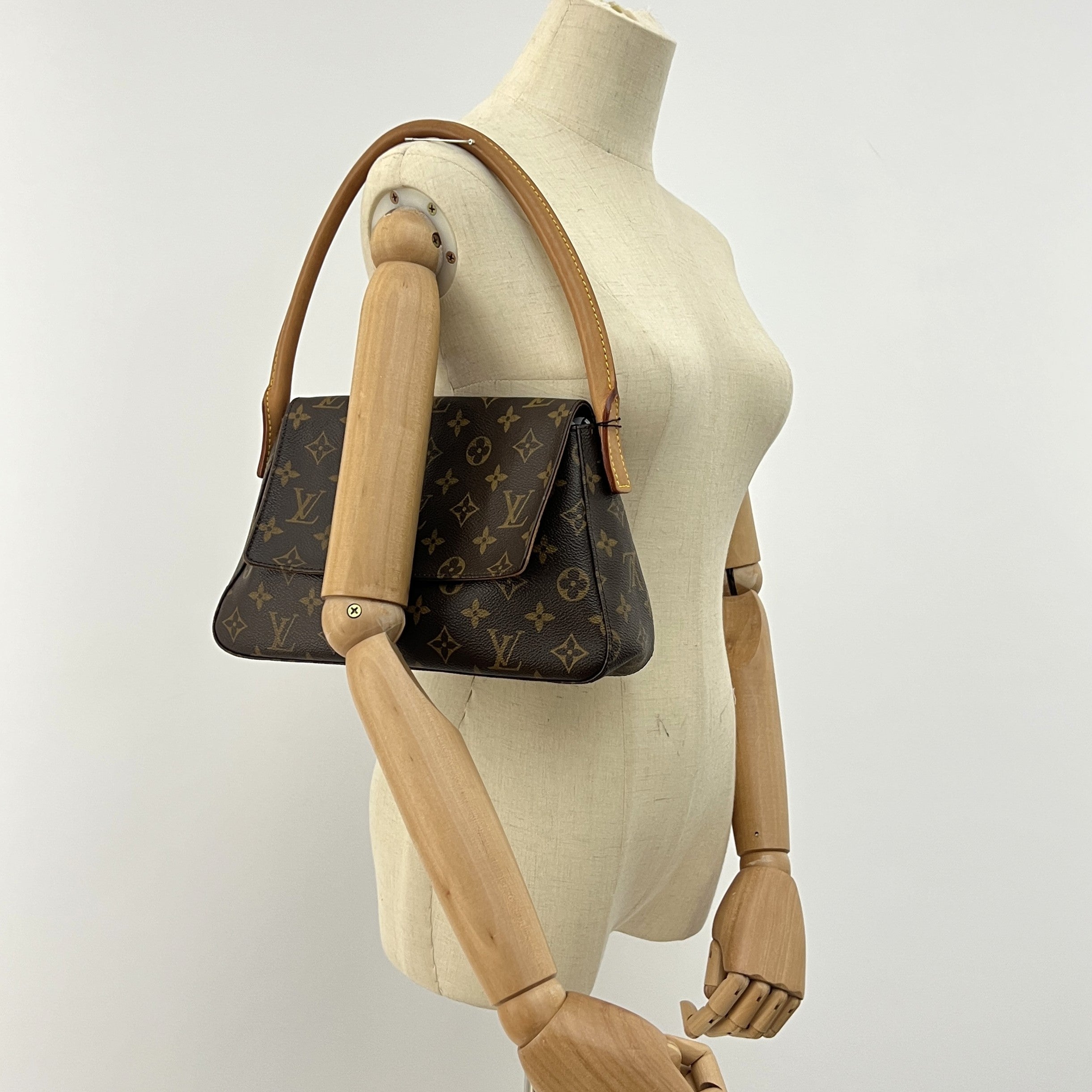 Sac à main LOUIS VUITTON Looping PM toile et cuir marron