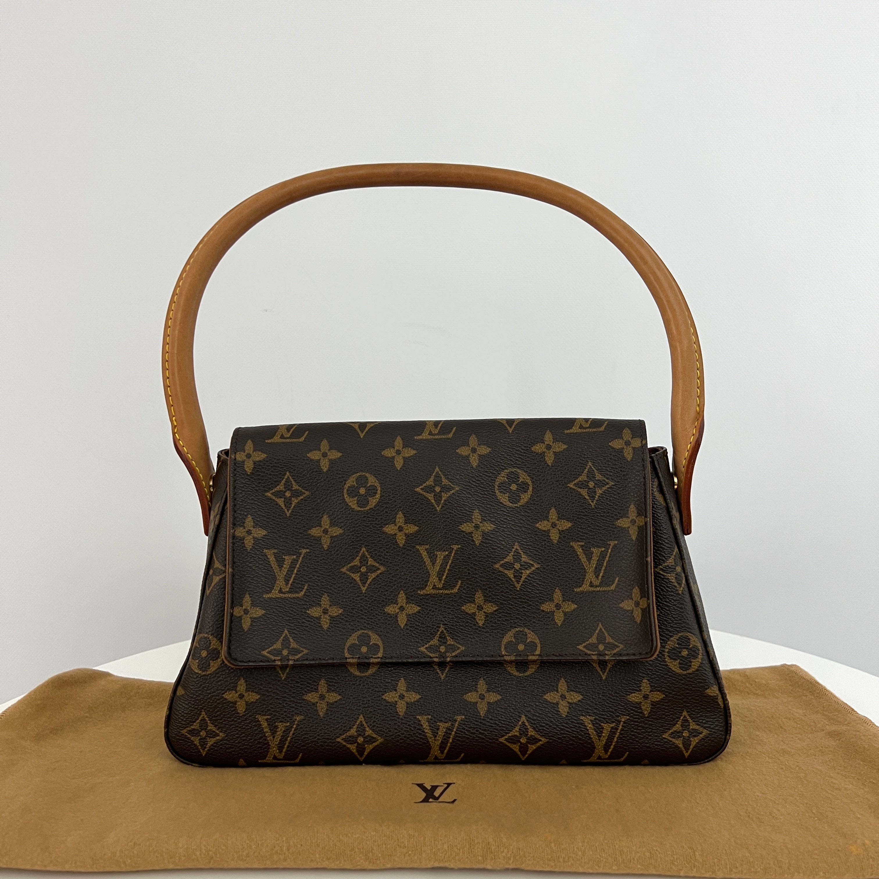 LOUIS VUITTON Looping PM handbag in brown canvas and leather