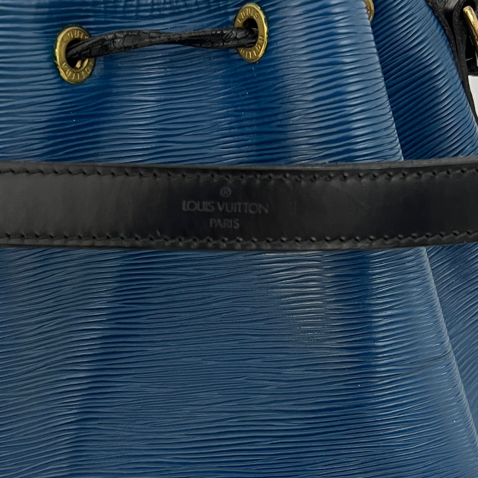 Sac LOUIS VUITTON Noé Petit cuir épi bleu