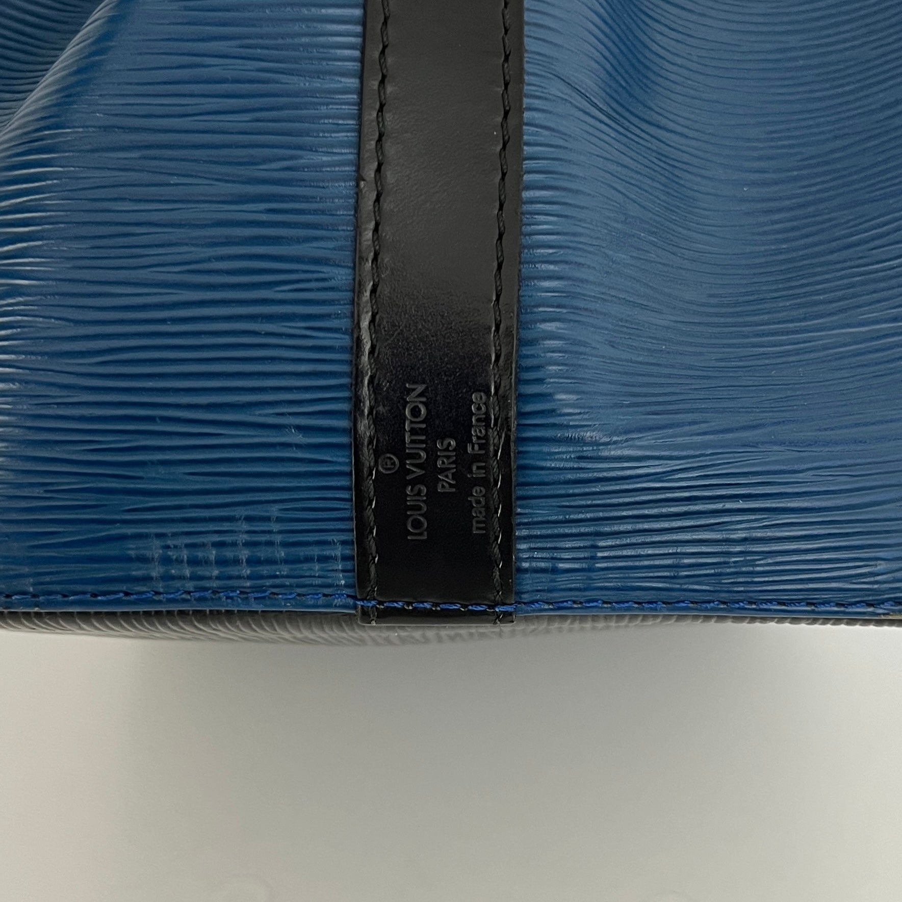 Sac LOUIS VUITTON Noé Petit cuir épi bleu