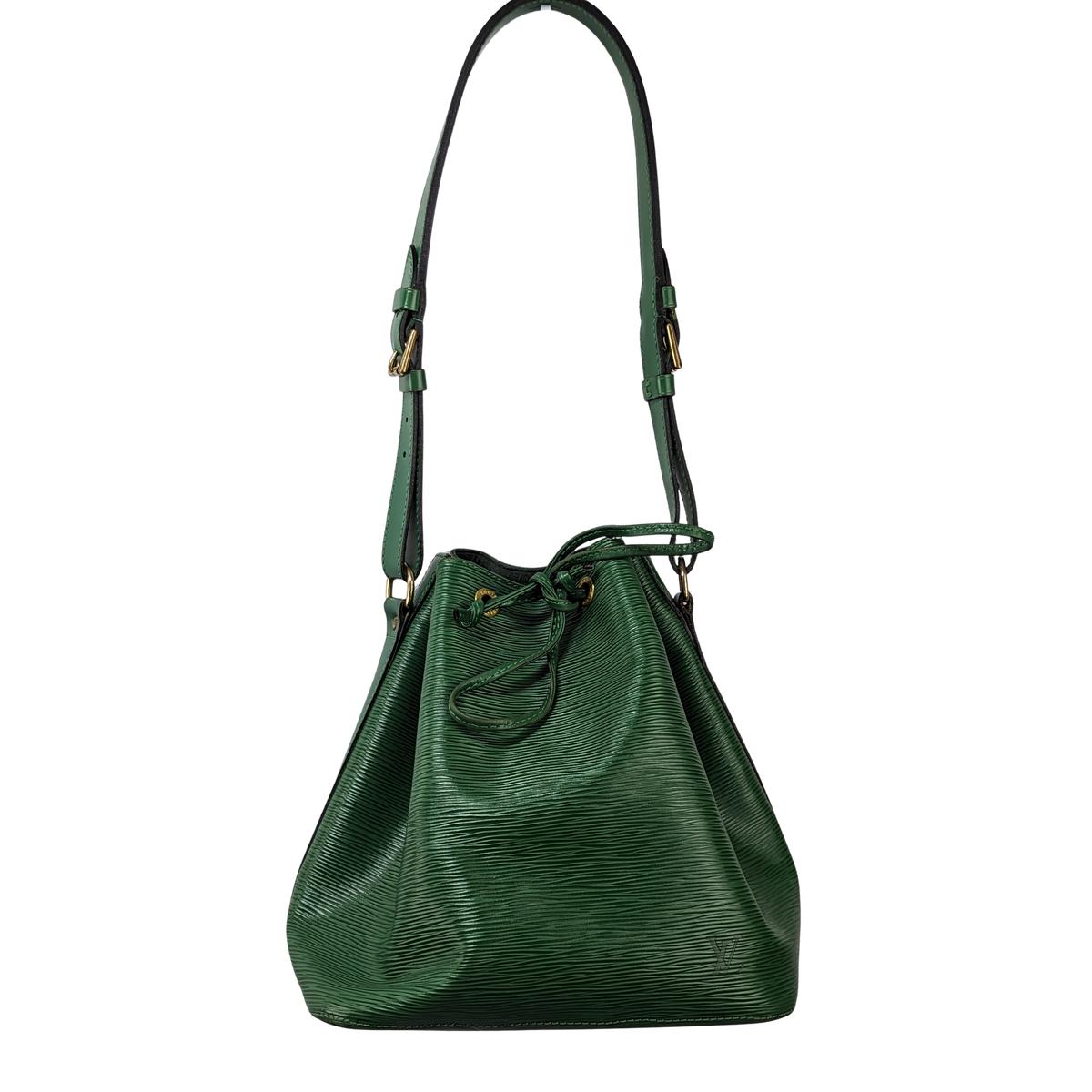 LOUIS VUITTON Noé leather bucket bag Green