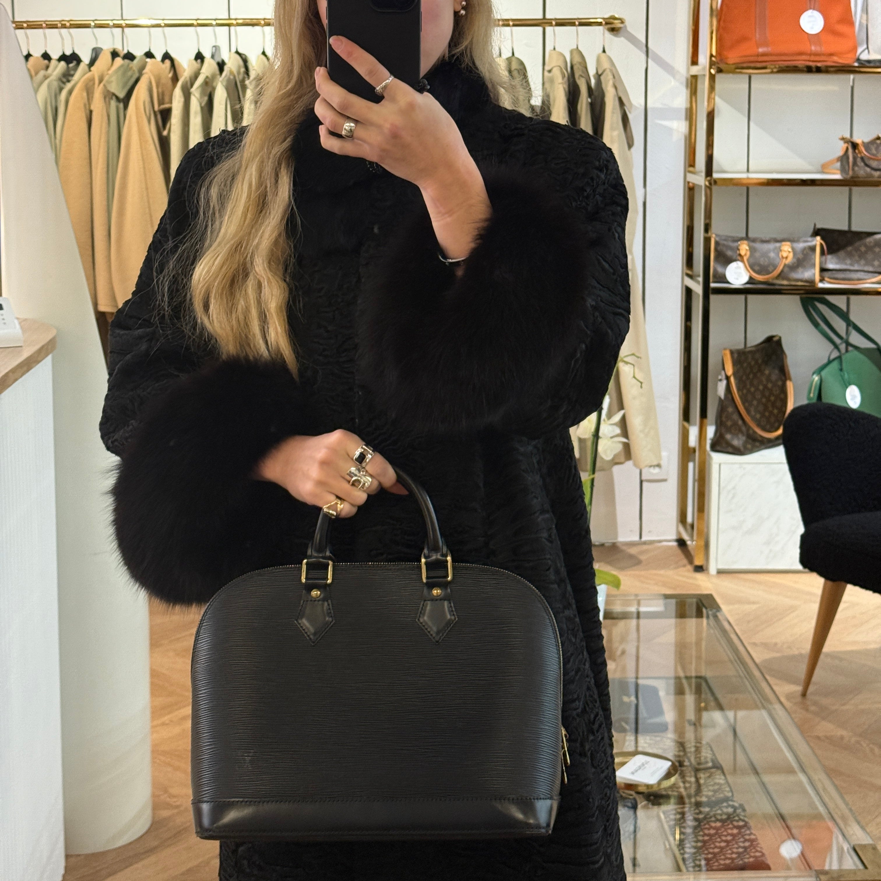 Sac à main LOUIS VUITTON Alma PM cuir épi noir